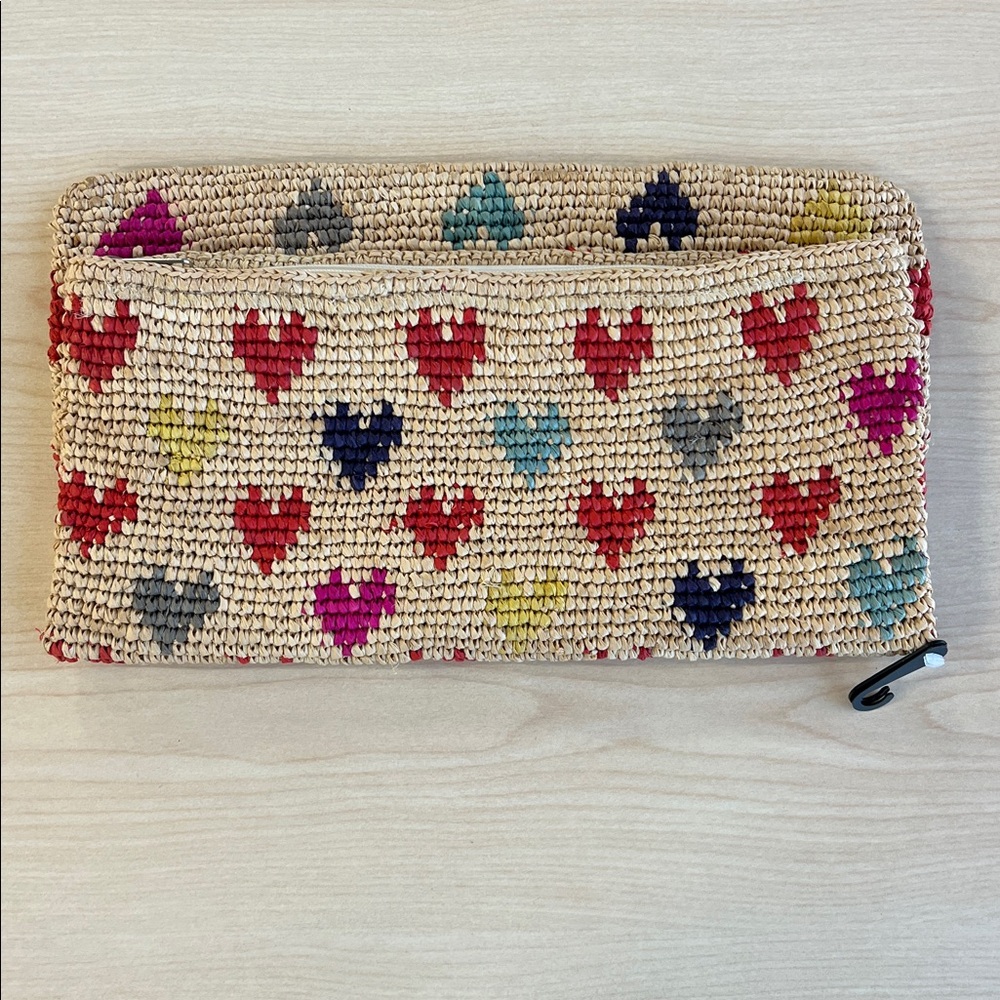 Mar Y Sol handmade in Madagascar amor heart print clutch zippered raffia pouch - Picture 2 of 7